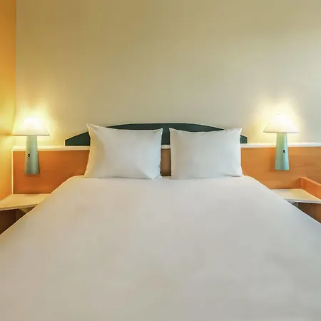 Ibis Sud 3*