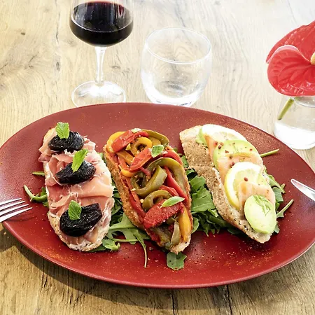 Отель Ibis Sud 3*