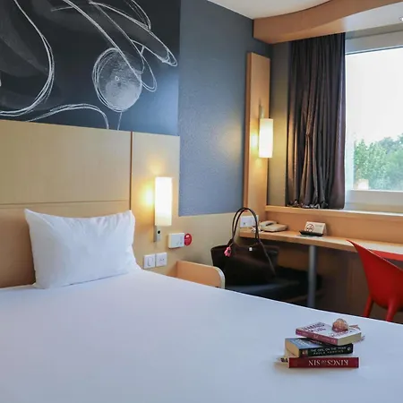 Ibis Sud Hotel 3*